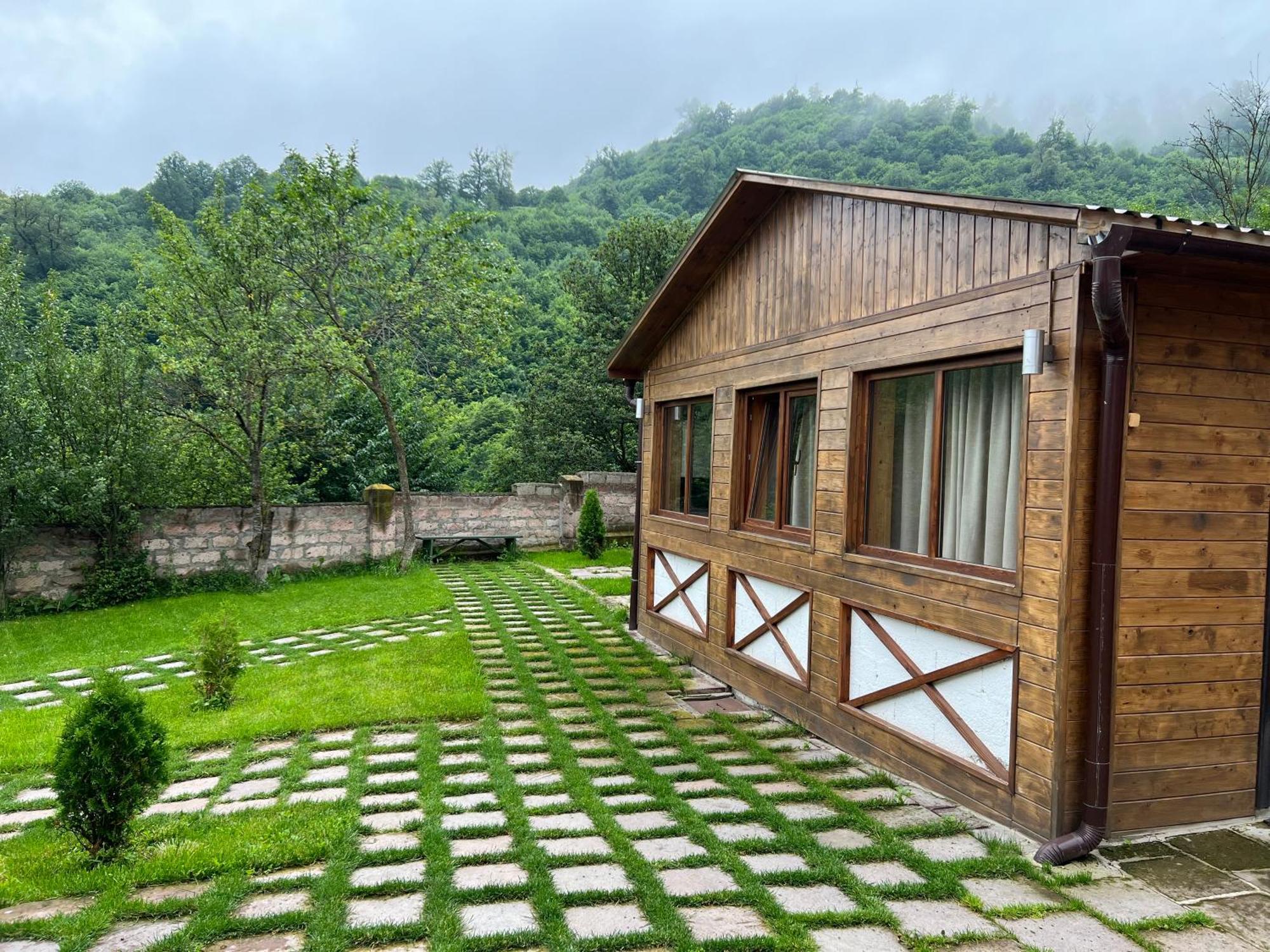 Balkonchik Guesthouse Dilijan Exterior photo